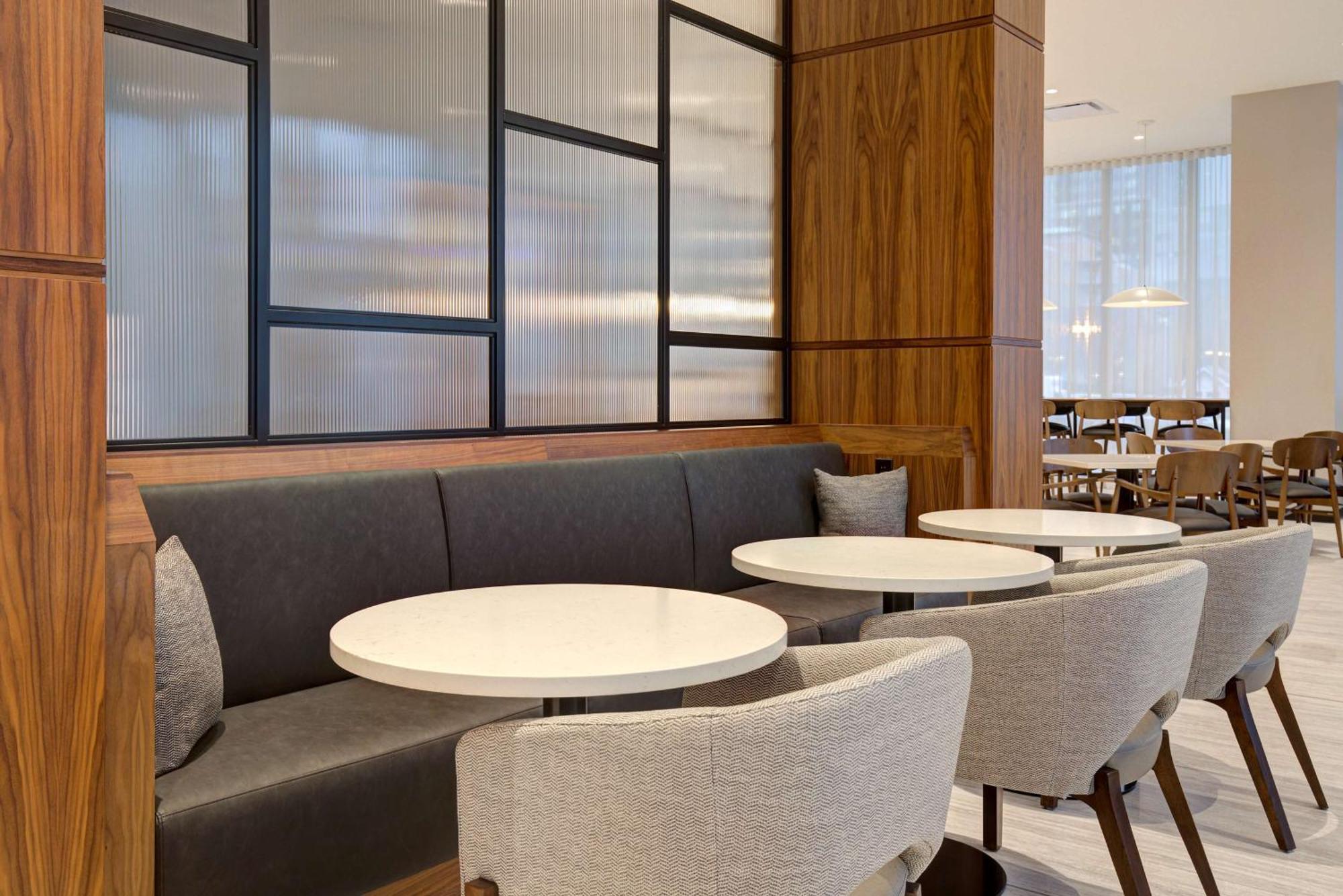 Homewood Suites By Hilton Montreal Downtown Exterior foto